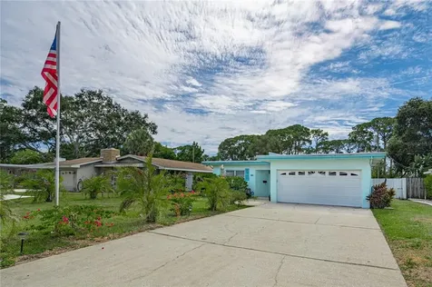 6746 9th Avenue N St Petersburg FL 33710