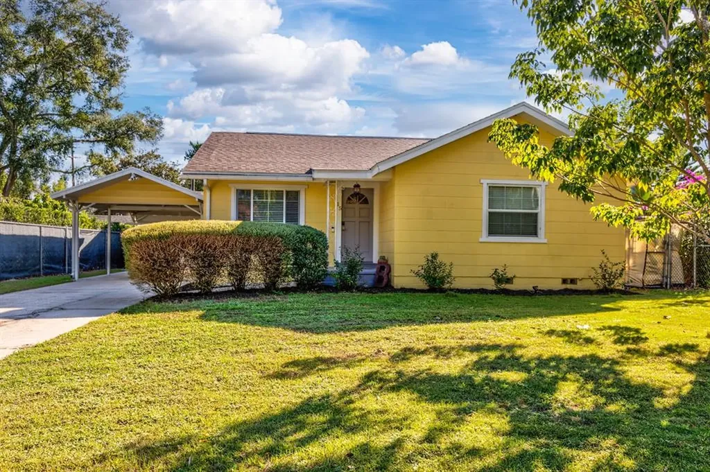15 Radio Court Eustis FL 32726