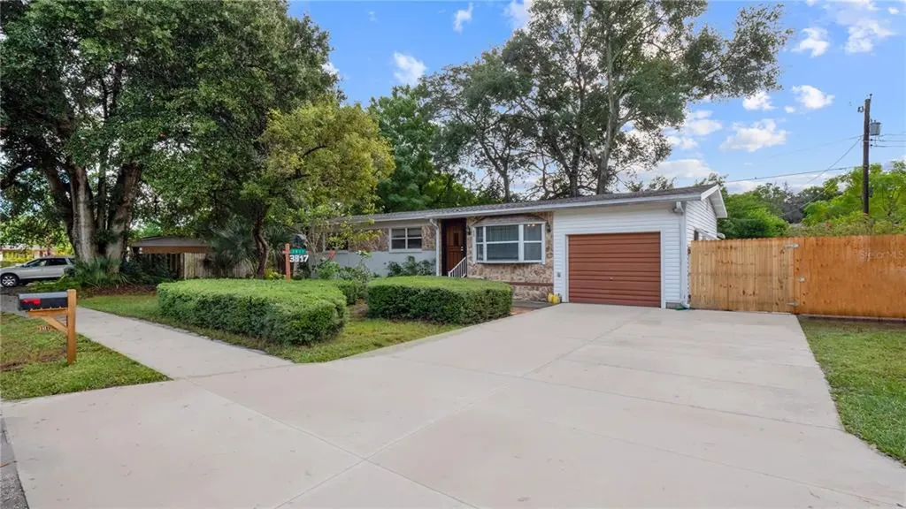 3817 Meadowbrook Avenue Orlando FL 32808