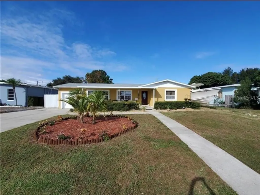 4051 Benson Avenue N St Petersburg FL 33713