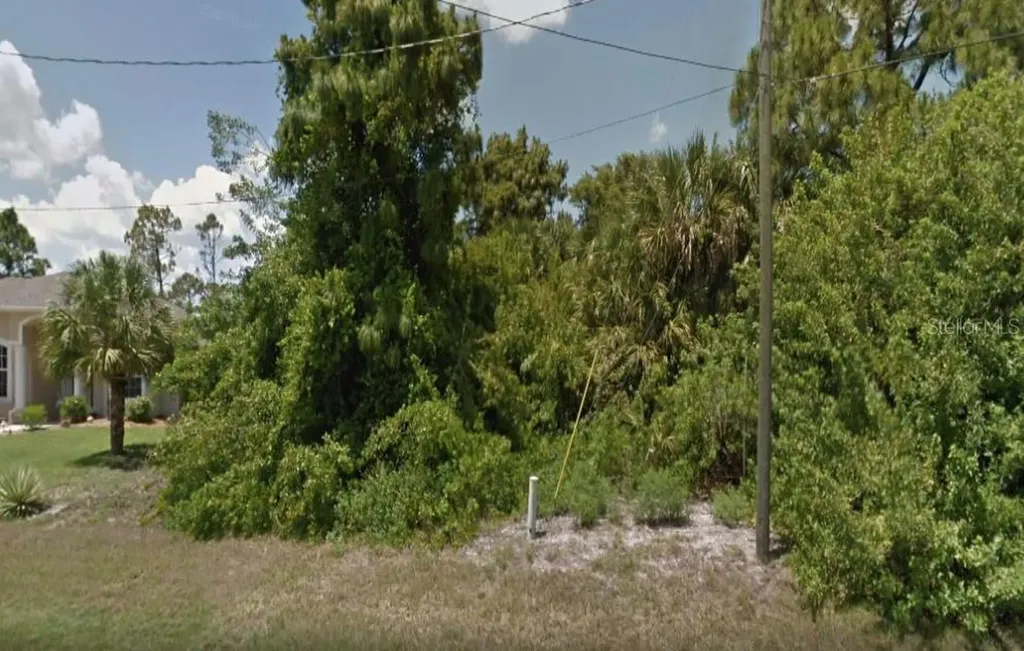 24 Sportsman Circle Rotonda West FL 33947