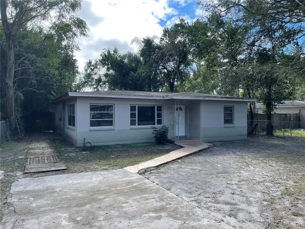 1803 E Annona Avenue Tampa FL 33612