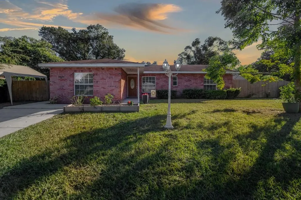 2009 Whispering Sands Court Dover FL 33527