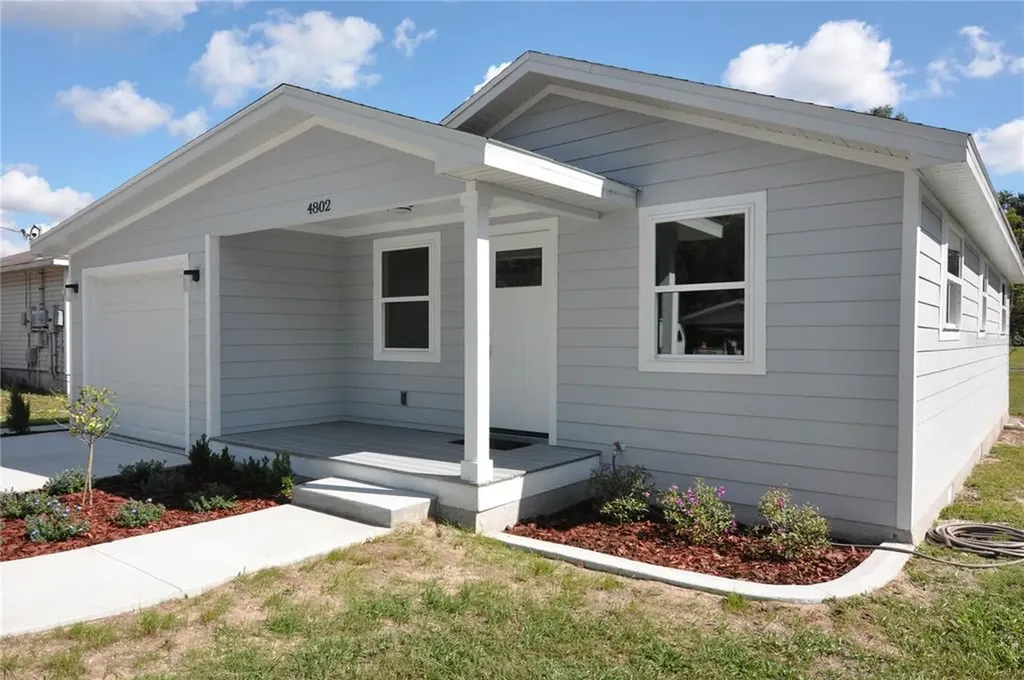 4802 18th Street Zephyrhills FL 33542