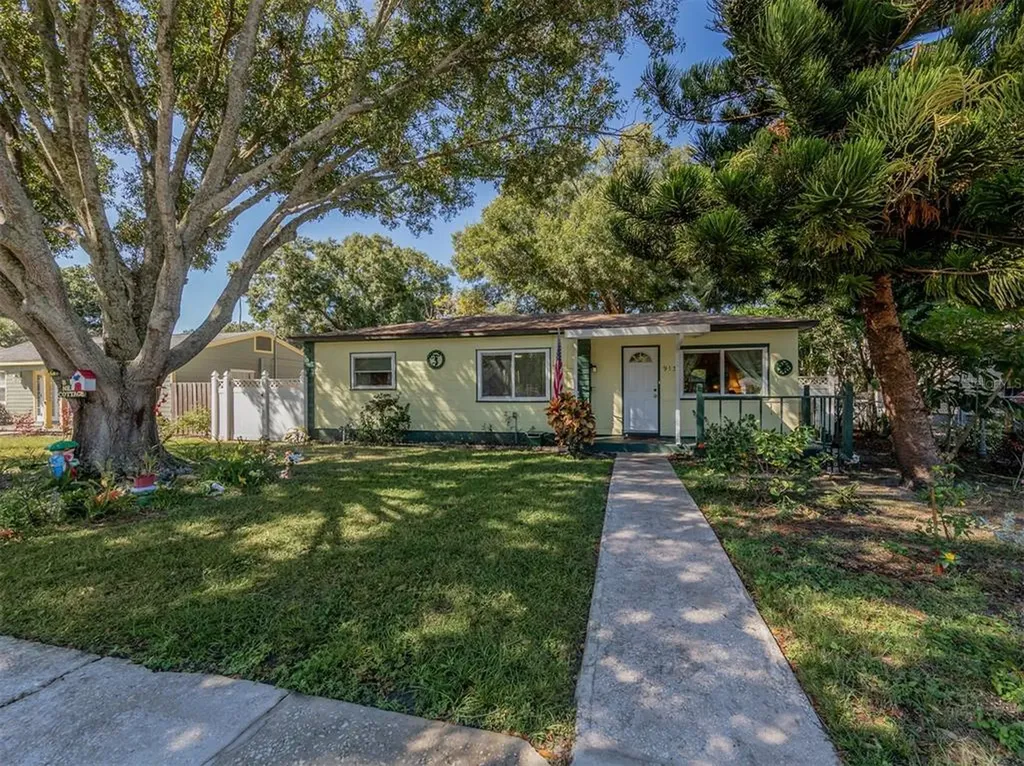 913 Hull Street S Gulfport FL 33707