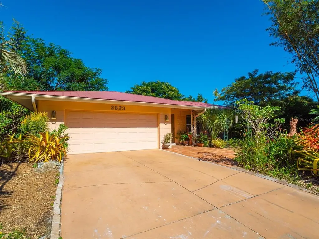 2823 Bougainvillea Street Sarasota FL 34239