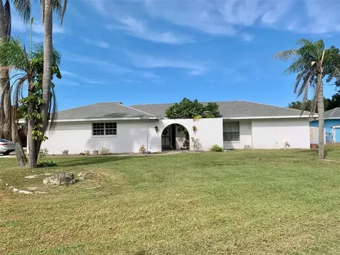 5207 Malaga Avenue Sarasota FL 34235