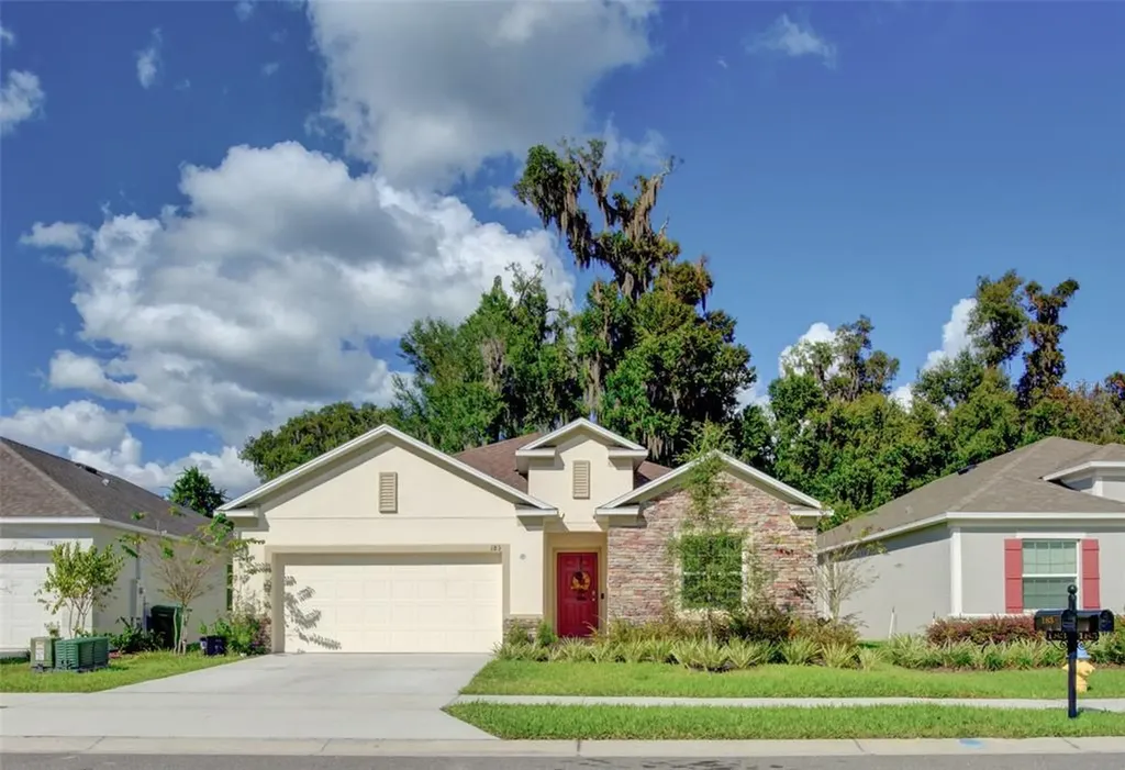 183 E Fiesta Key Loop Deland FL 32720
