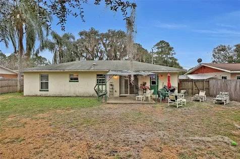 17205 Lakeview Court Umatilla FL 32784