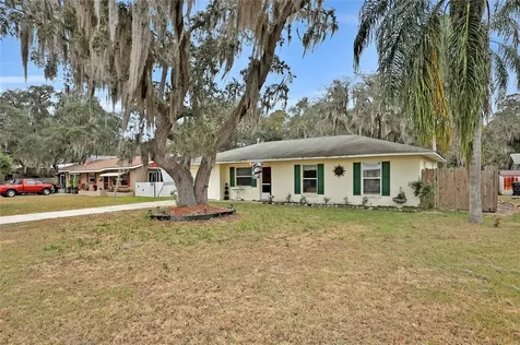 17205 Lakeview Court Umatilla FL 32784