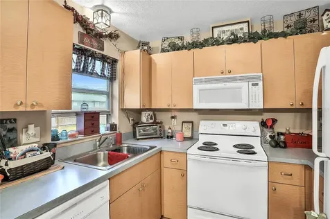 17205 Lakeview Court Umatilla FL 32784