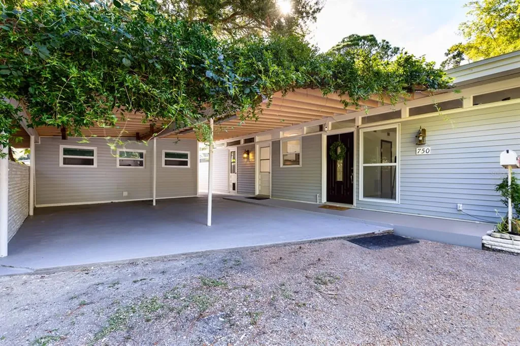 750 60th Avenue S St Petersburg FL 33705