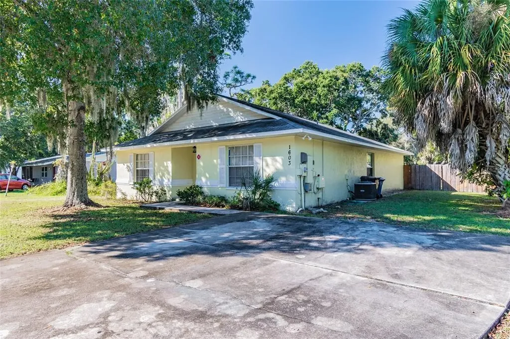 1603 1st Street SE Ruskin FL 33570