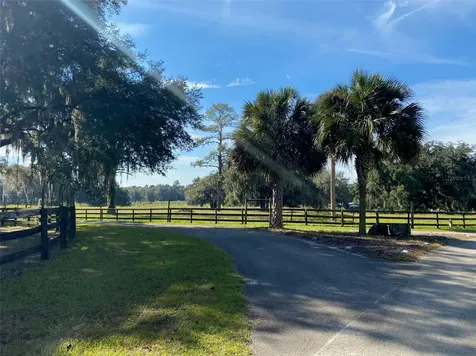19350 NW 123rd Court Micanopy FL 32667
