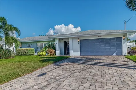 4099 13th Way NE St Petersburg FL 33703