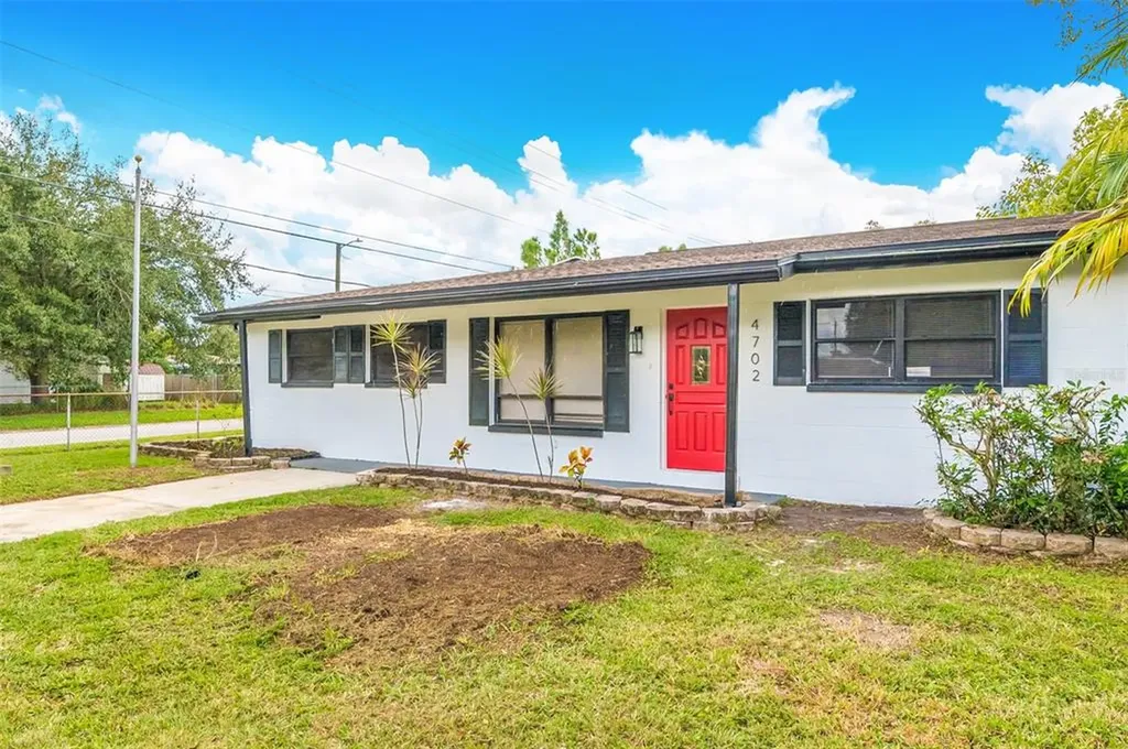 4702 W Bay Avenue Tampa FL 33616