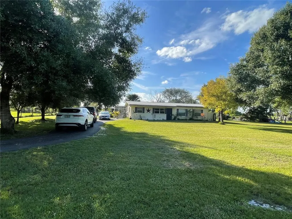 5931 SE 128th Avenue Okeechobee FL 34974