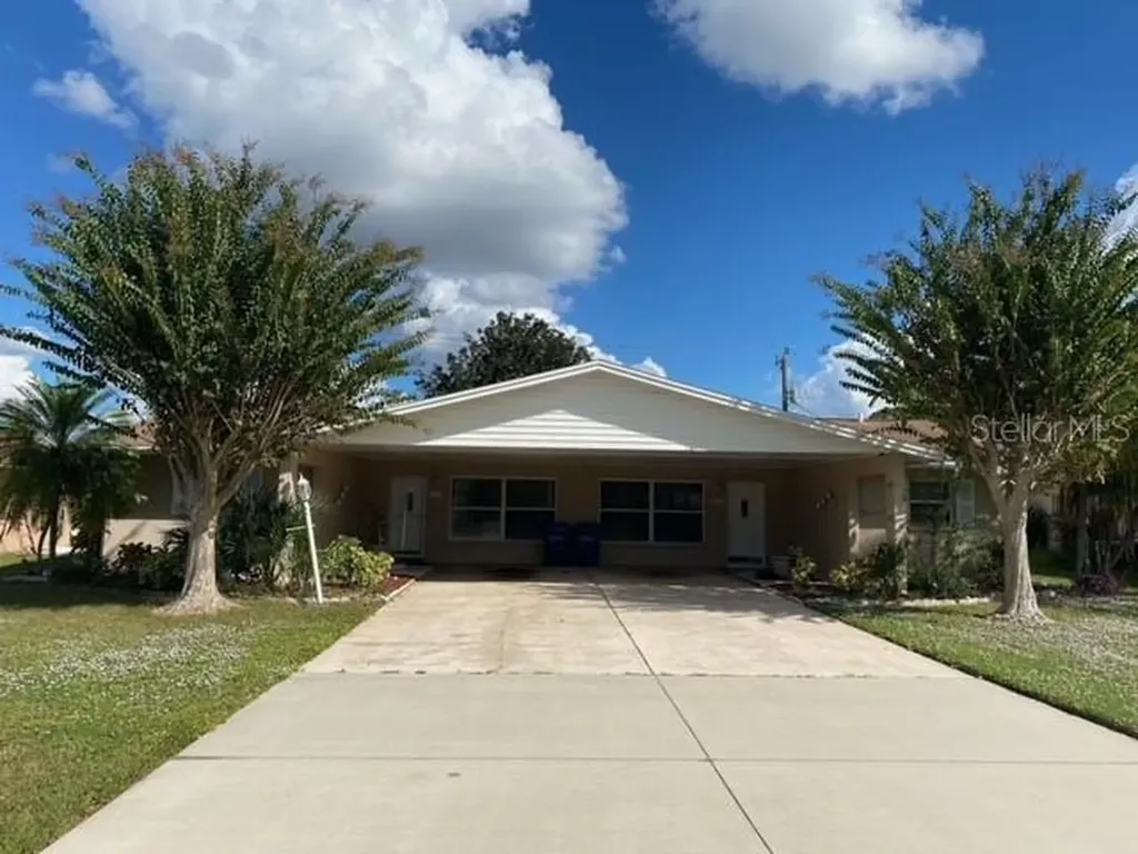 3715 S Lockwood Ridge Road Sarasota FL 34239