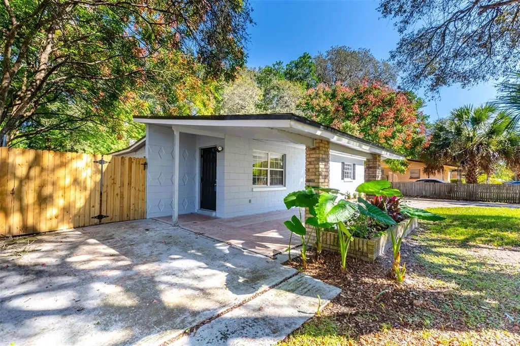875 W Lansdowne Avenue Orange City FL 32763