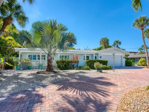 5628 Cape Leyte Drive Sarasota FL 34242