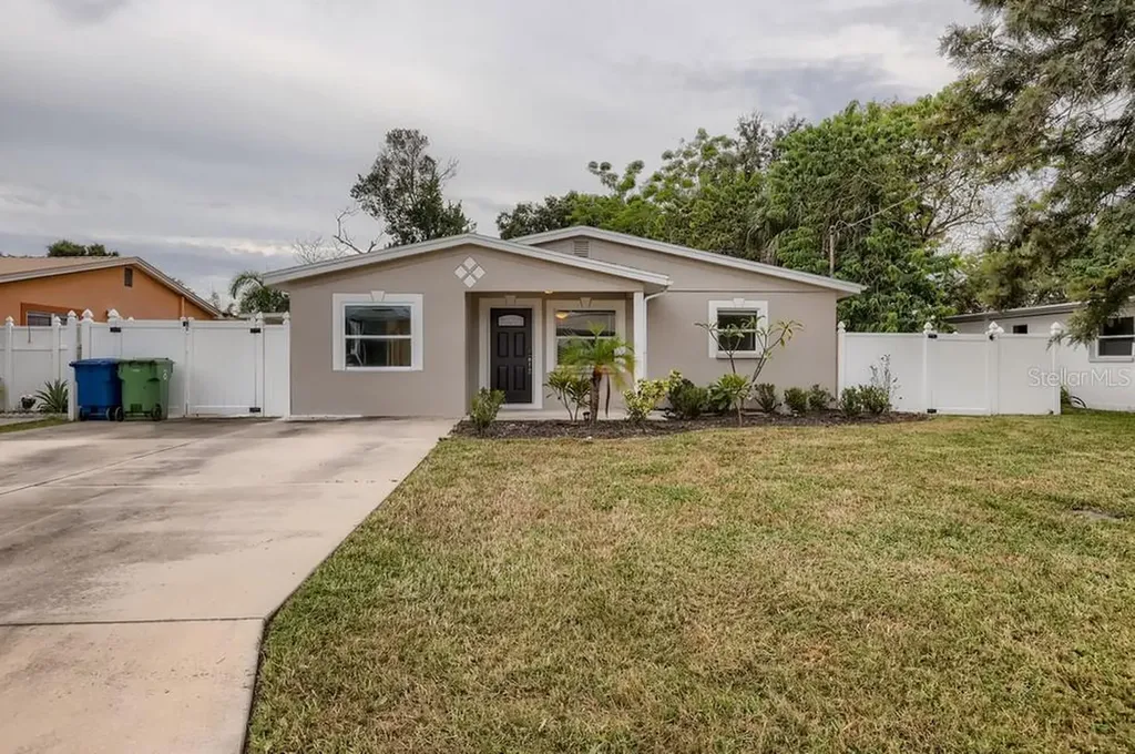 4006 Treasure Circle Tampa FL 33616