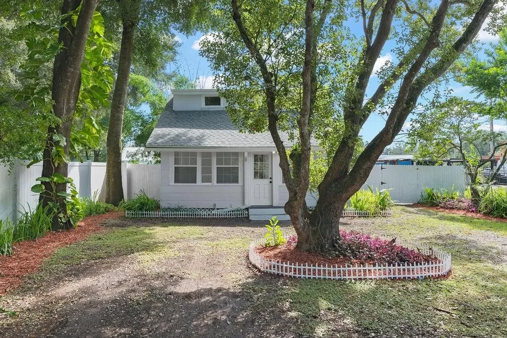 2604 Raehn Street Orlando FL 32806