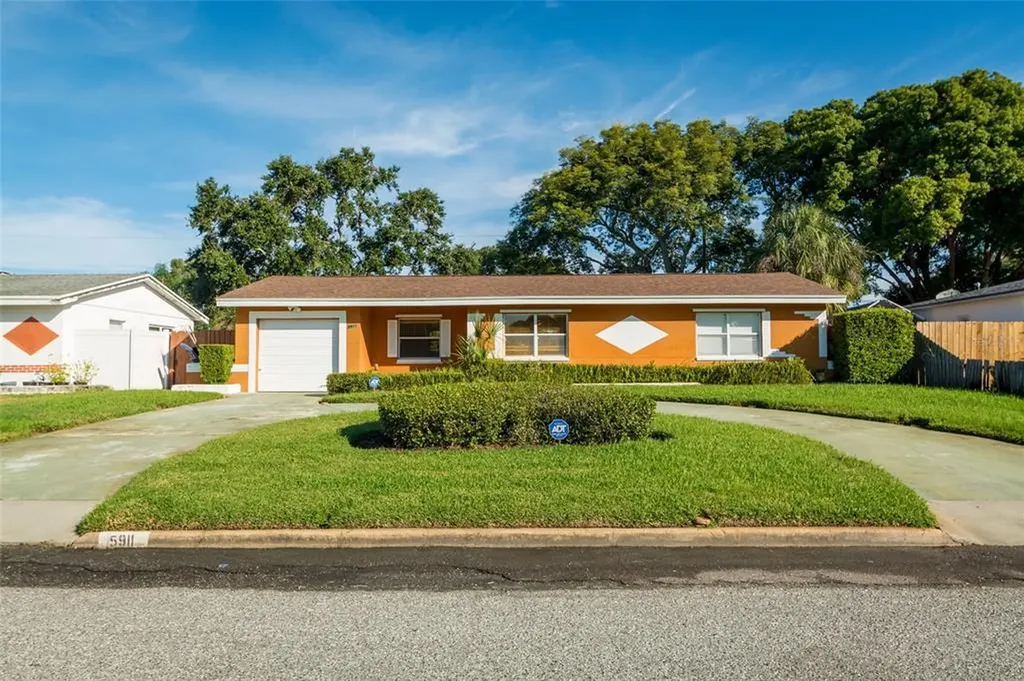 5911 42nd Avenue N St Petersburg FL 33709