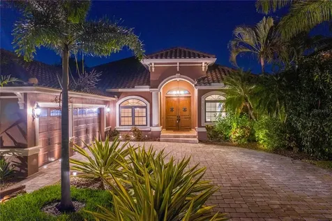 1117 Darlington Oak Drive NE St Petersburg FL 33703
