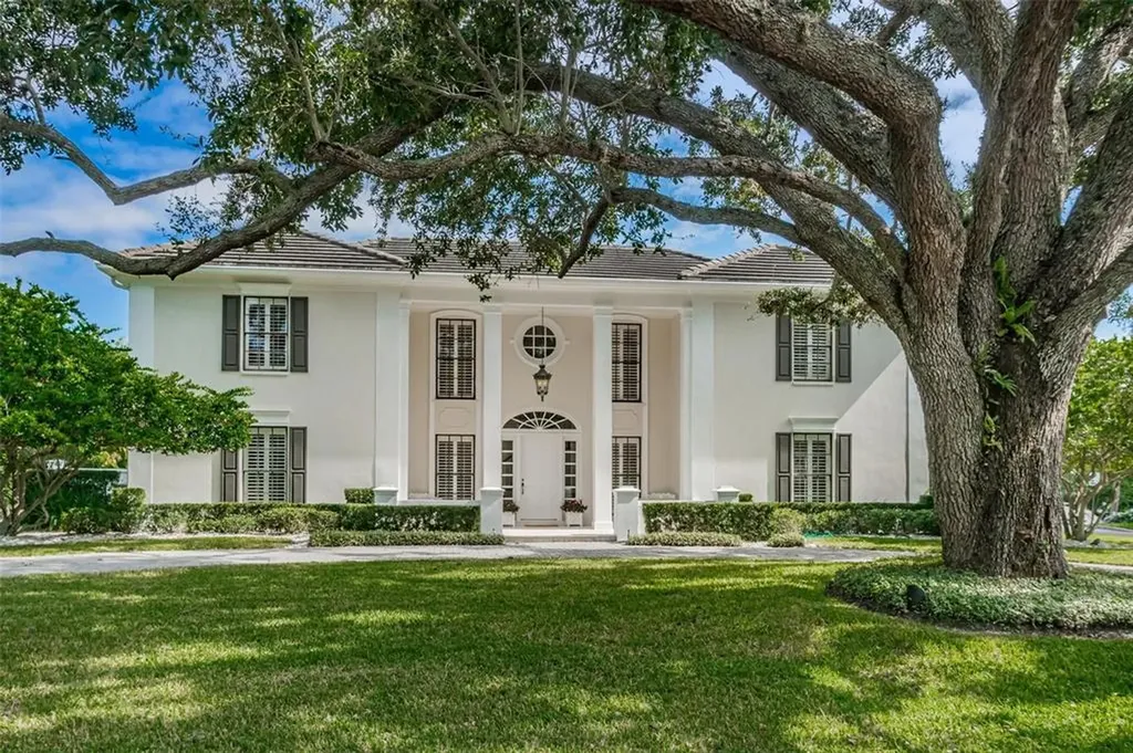4901 New Providence Avenue Tampa FL 33629