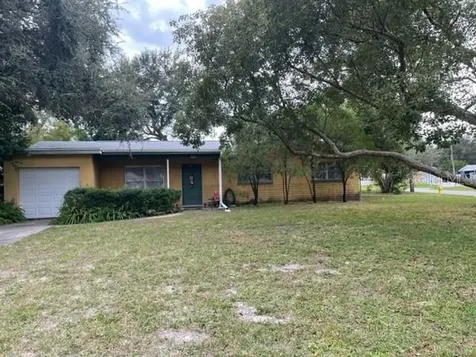 10964 Village Green Avenue Seminole FL 33772