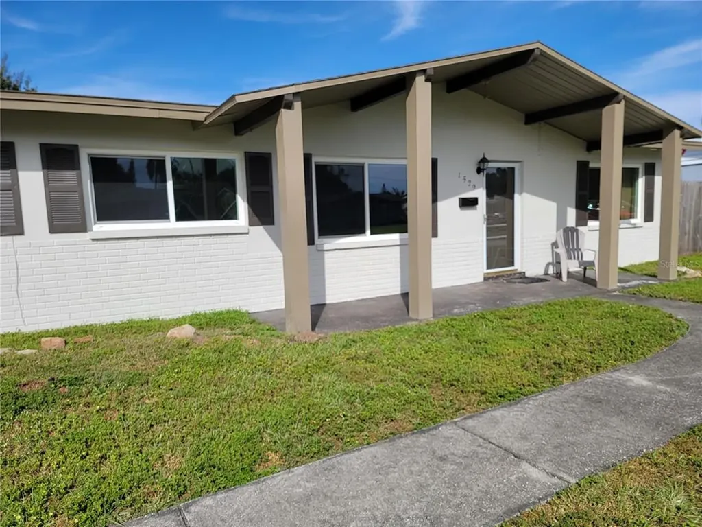 1529 79th Avenue N St Petersburg FL 33702