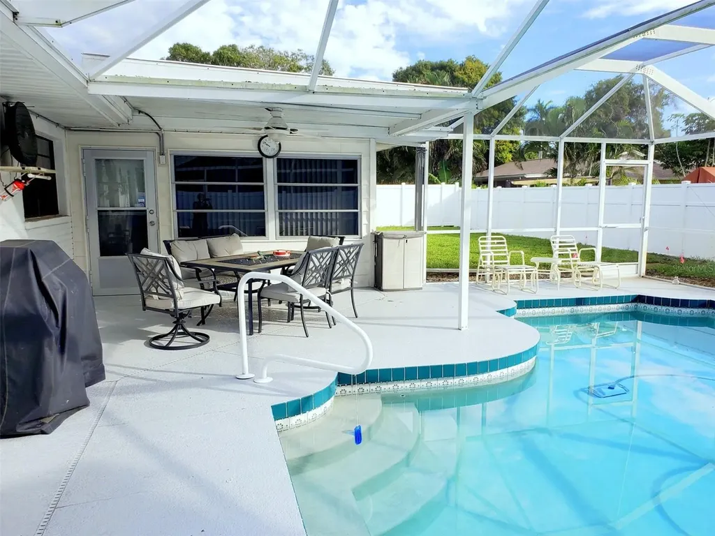 2203 43rd Street W Bradenton FL 34209