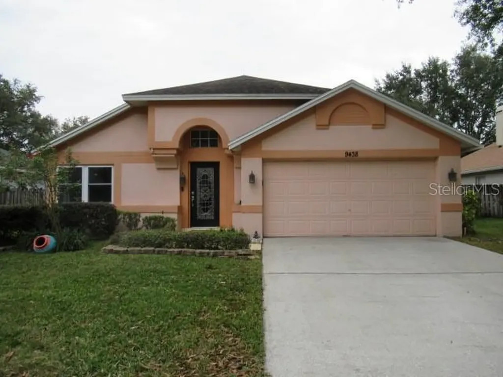 9438 Larkbunting Drive Tampa FL 33647