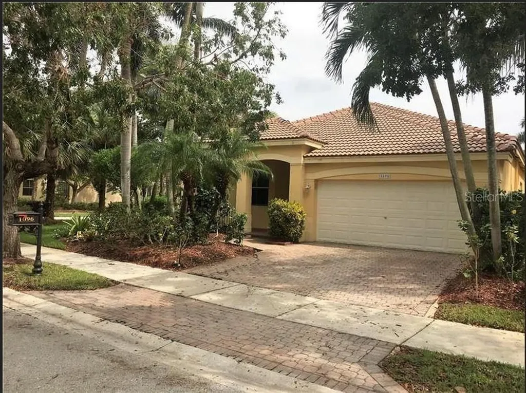1096 Allamanda Way Weston FL 33327