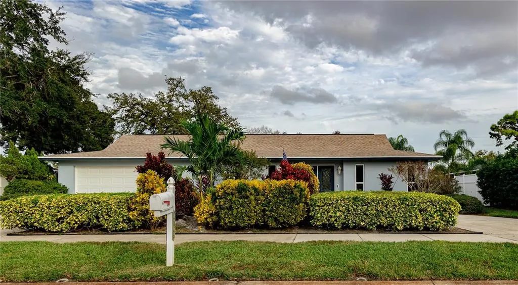 8769 Kenwood Road Seminole FL 33777