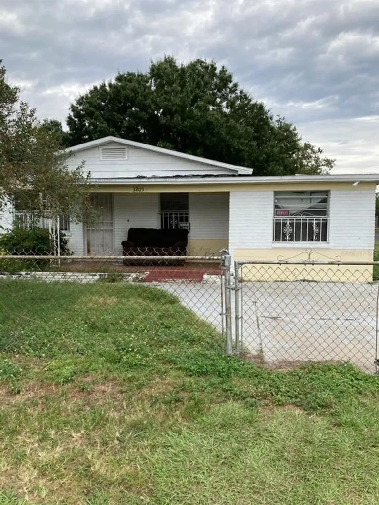 3205 W Saint John Street Tampa FL 33607