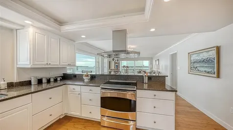 555 S Gulfstream Avenue Sarasota FL 34236