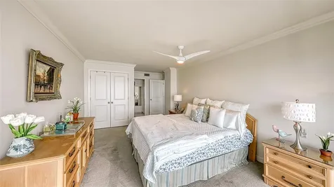 555 S Gulfstream Avenue Sarasota FL 34236
