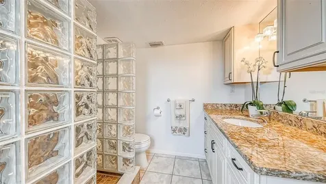 555 S Gulfstream Avenue Sarasota FL 34236