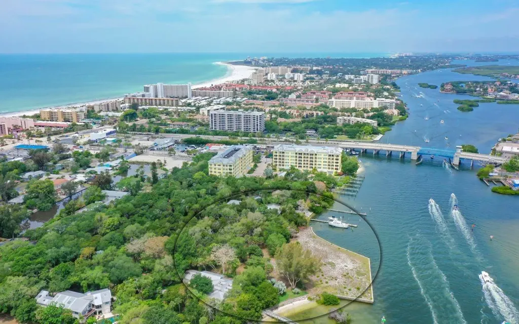 6559 Peacock Road Sarasota FL 34242