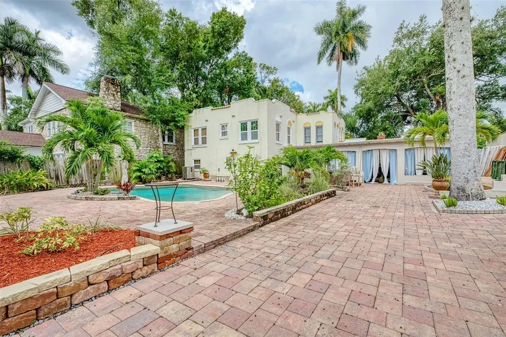 718 20th Street W Bradenton FL 34205