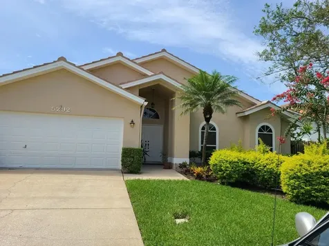 5292 White Sand Circle NE St Petersburg FL 33703