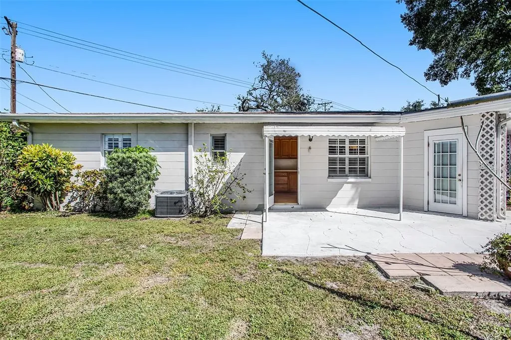 2301 W Mary Glenn Drive Tampa FL 33604