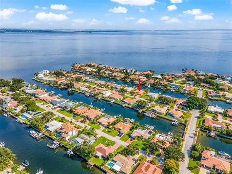 2022 Hawaii Avenue NE St Petersburg FL 33703