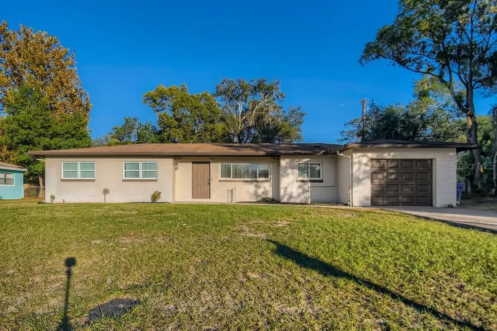 8011 Cardinal Drive Tampa FL 33617