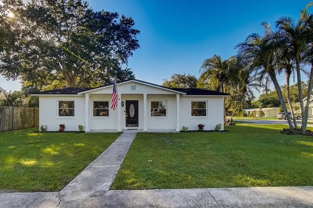 5201 S Quincy Street Tampa FL 33611