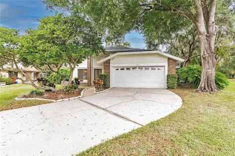 2302 Walden Place N Plant City FL 33566