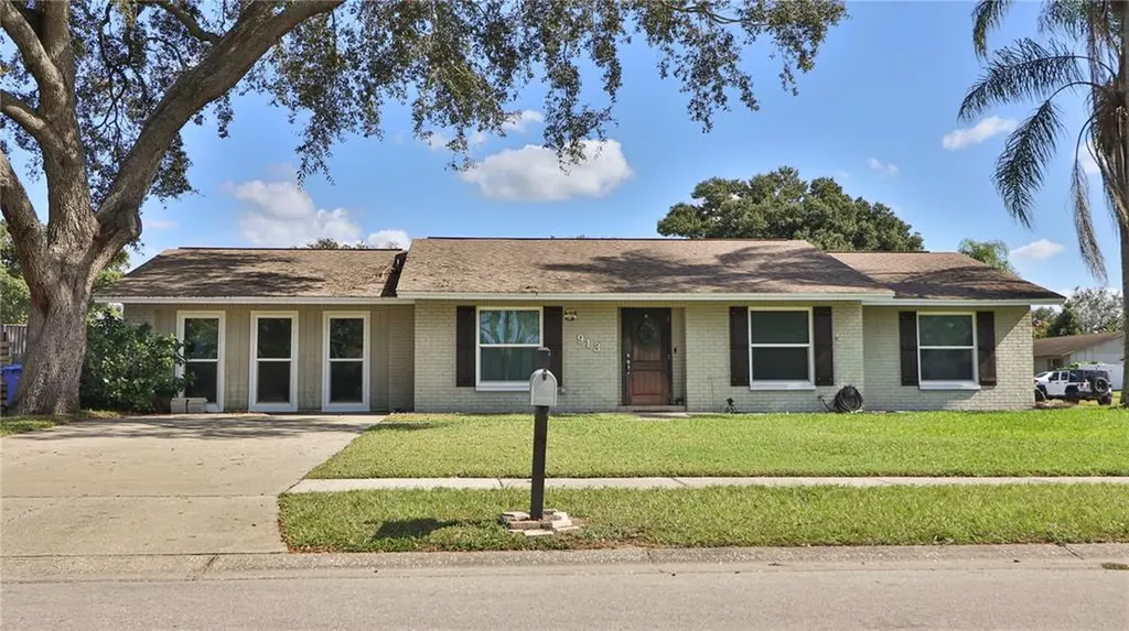 913 Ridgeland Lane Valrico FL 33594