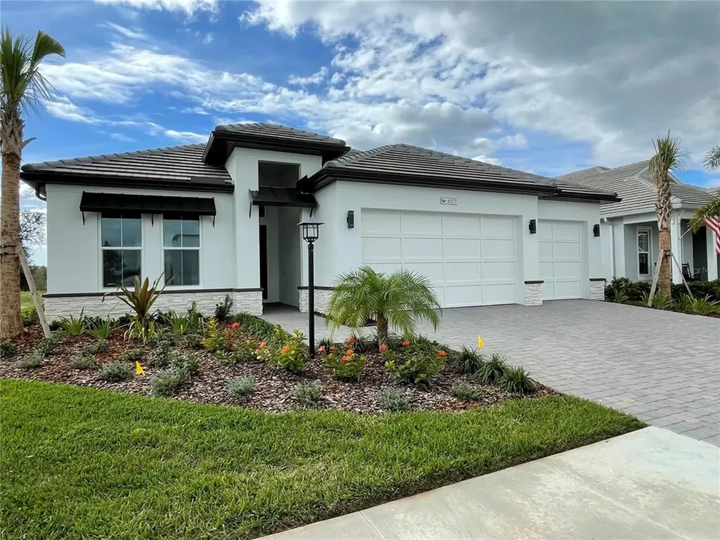 8277 Grande Shores Drive Sarasota FL 34240