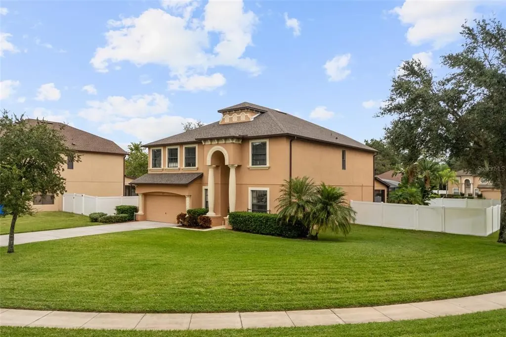 835 Country Charm Circle Oviedo FL 32765